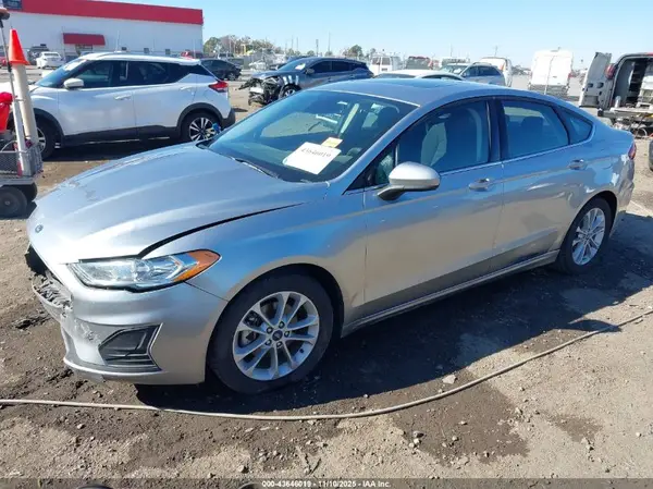 3FA6P0HDXLR249509 2020 FORD FUSION - Image 2