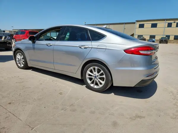 3FA6P0HDXLR258162 2020 FORD FUSION - Image 2