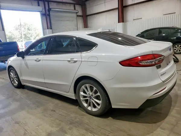 3FA6P0HDXLR263216 2020 FORD FUSION - Image 2