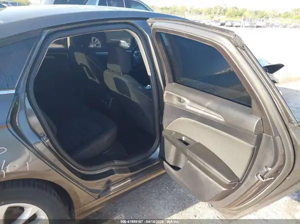 3FA6P0HDXLR263572 2020 FORD FUSION - Image 8