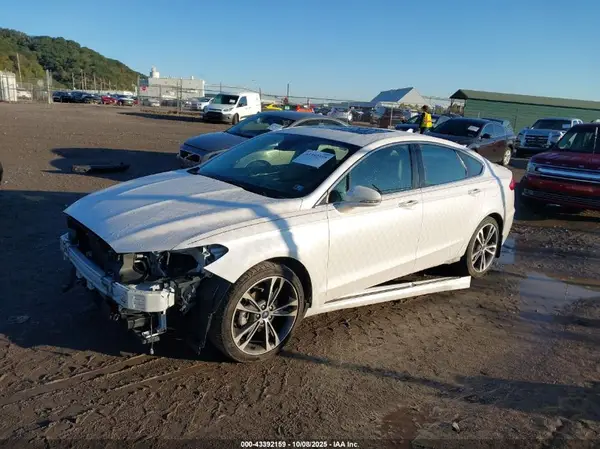3FA6P0K93LR123819 2020 FORD FUSION - Image 2