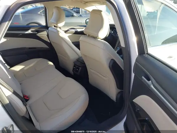 3FA6P0K9XGR244093 2016 FORD FUSION - Image 8