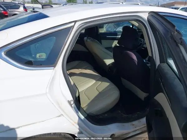 3FA6P0K9XHR124621 2017 FORD FUSION - Image 8
