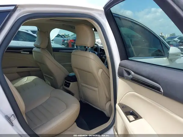 3FA6P0LU0GR126363 2016 FORD FUSION - Image 8
