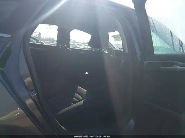 3FA6P0LU0GR404016 2016 FORD FUSION - Image 8