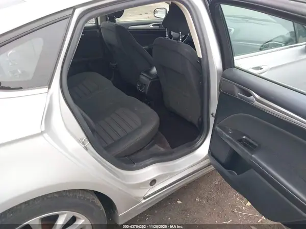 3FA6P0LU0HR103540 2017 FORD FUSION - Image 8