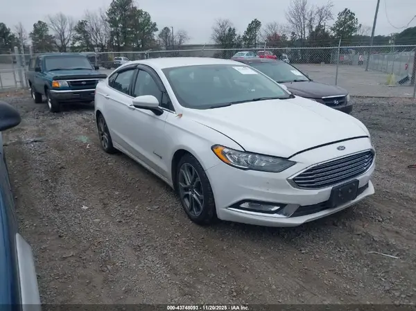 3FA6P0LU0HR182031 2017 FORD FUSION - Image 1