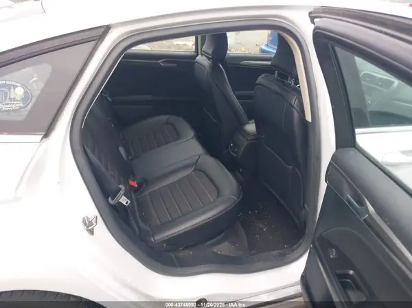 3FA6P0LU0HR182031 2017 FORD FUSION - Image 8