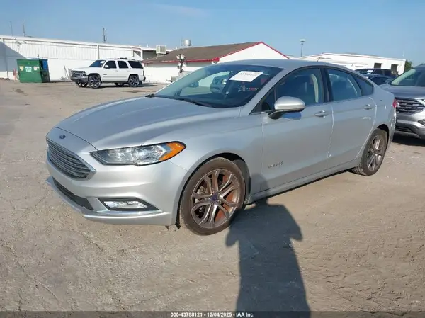 3FA6P0LU0HR254572 2017 FORD FUSION - Image 2