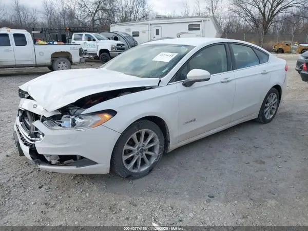 3FA6P0LU0HR260906 2017 FORD FUSION - Image 2