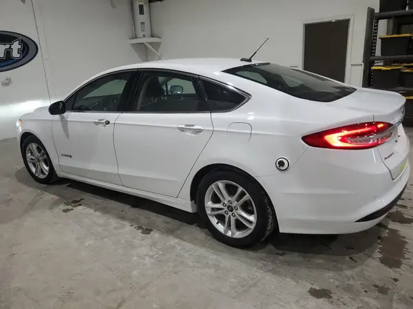 3FA6P0LU0JR152453 2018 FORD FUSION - Image 2