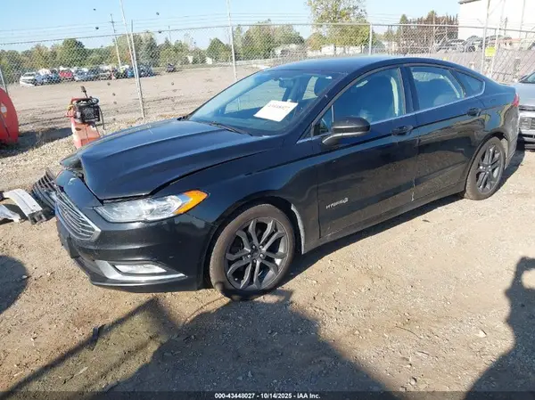 3FA6P0LU0JR155739 2018 FORD FUSION - Image 2