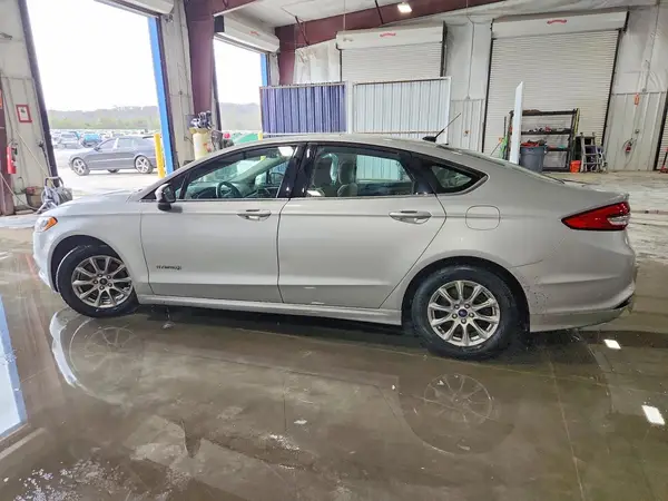 3FA6P0LU0JR235302 2018 FORD FUSION - Image 2