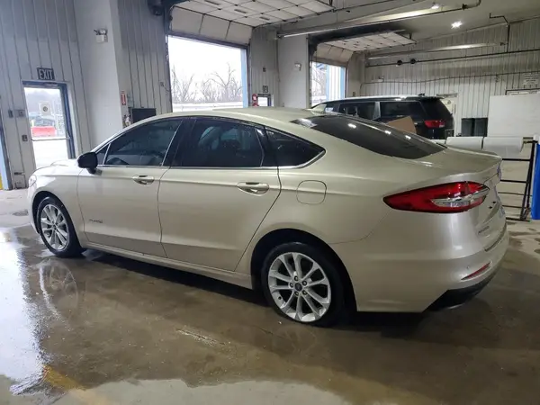 3FA6P0LU0KR109832 2019 FORD FUSION - Image 2