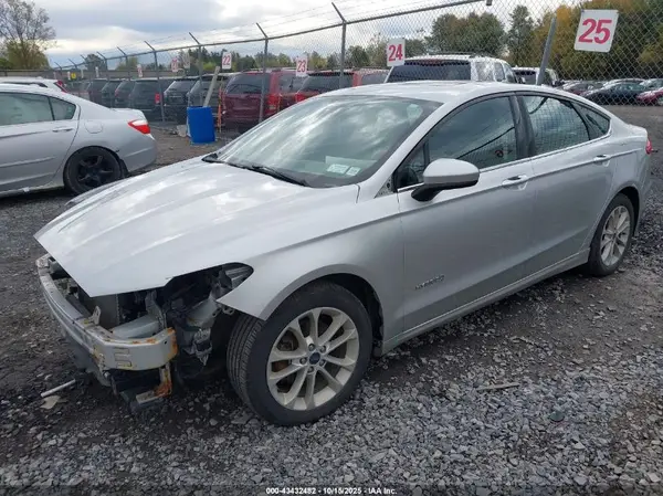 3FA6P0LU0KR140112 2019 FORD FUSION - Image 2