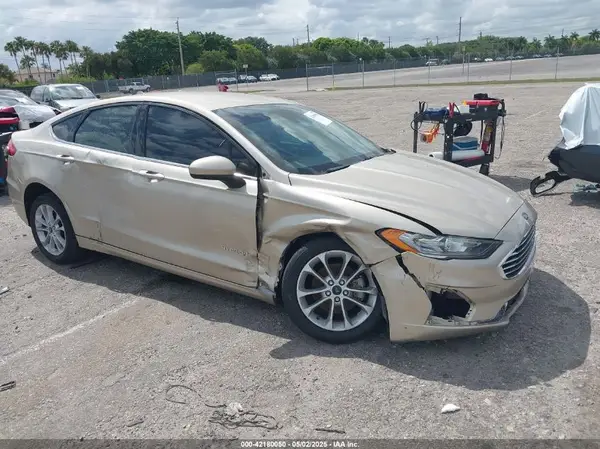 3FA6P0LU0KR155046 2019 FORD FUSION - Image 1