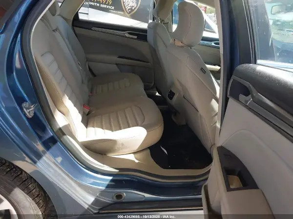 3FA6P0LU0KR185079 2019 FORD FUSION - Image 8