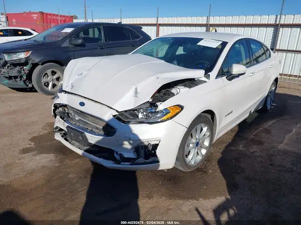 3FA6P0LU0KR208411 2019 FORD FUSION - Image 2