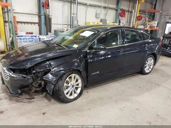 3FA6P0LU0KR223166 2019 FORD FUSION - Image 2