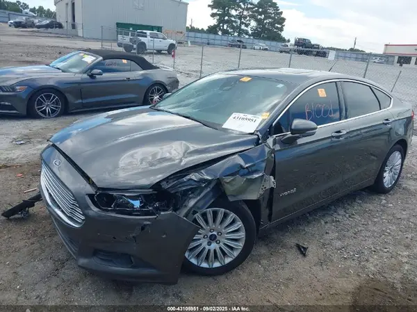 3FA6P0LU1GR139302 2016 FORD FUSION - Image 2
