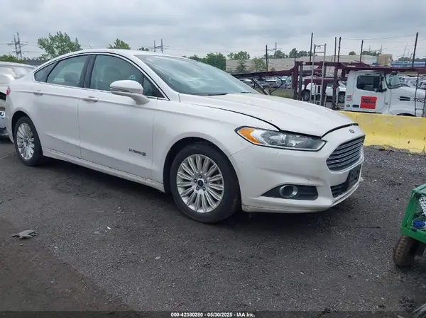 3FA6P0LU1GR140885 2016 FORD FUSION - Image 1