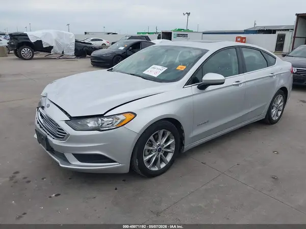 3FA6P0LU1HR233634 2017 FORD FUSION - Image 2