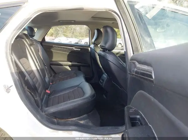 3FA6P0LU1HR257822 2017 FORD FUSION - Image 8