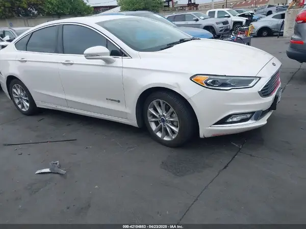 3FA6P0LU1HR267055 2017 FORD FUSION - Image 1