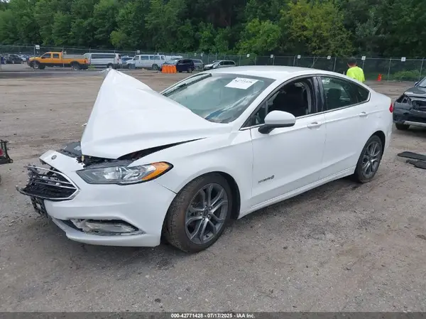 3FA6P0LU1HR285667 2017 FORD FUSION - Image 2