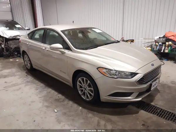 3FA6P0LU1HR296975 2017 FORD FUSION - Image 1