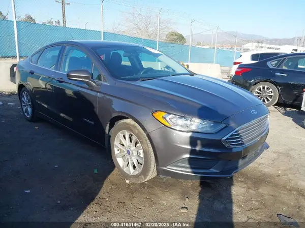 3FA6P0LU1HR301494 2017 FORD FUSION - Image 1