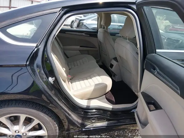 3FA6P0LU1HR315573 2017 FORD FUSION - Image 8