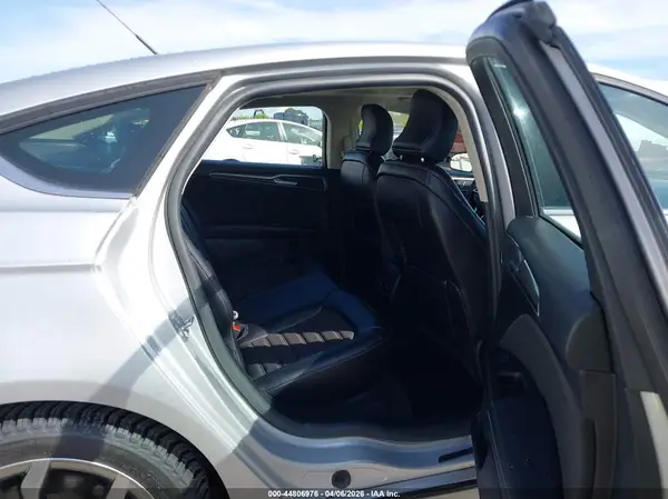 3FA6P0LU1HR325195 2017 FORD FUSION - Image 8