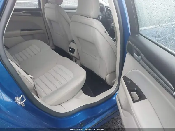 3FA6P0LU1HR400686 2017 FORD FUSION - Image 8