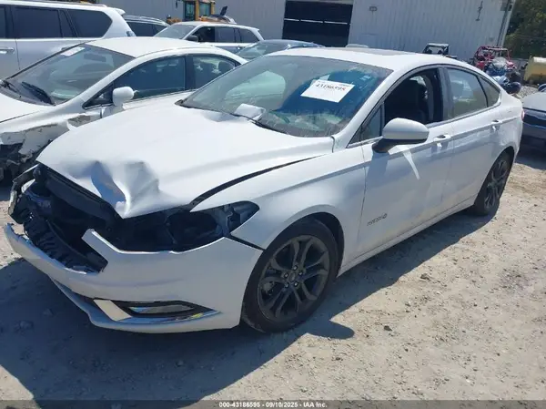 3FA6P0LU1JR137976 2018 FORD FUSION - Image 2
