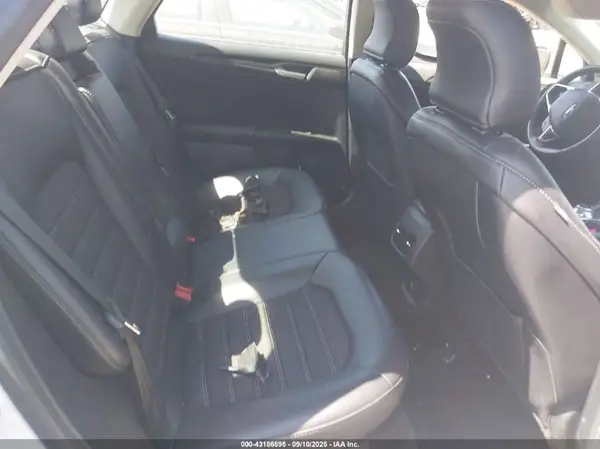 3FA6P0LU1JR137976 2018 FORD FUSION - Image 8