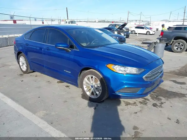 3FA6P0LU1JR140764 2018 FORD FUSION - Image 1