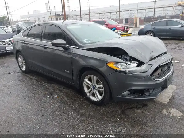 3FA6P0LU1JR176938 2018 FORD FUSION - Image 1