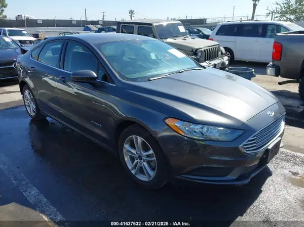 3FA6P0LU1JR214071 2018 FORD FUSION - Image 1