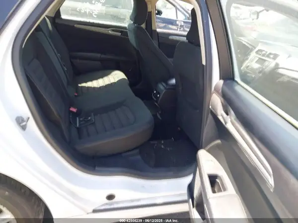 3FA6P0LU1JR225930 2018 FORD FUSION - Image 8
