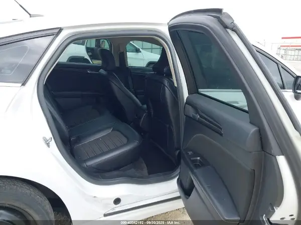 3FA6P0LU1JR248639 2018 FORD FUSION - Image 8