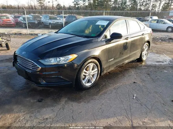 3FA6P0LU1JR250407 2018 FORD FUSION - Image 2