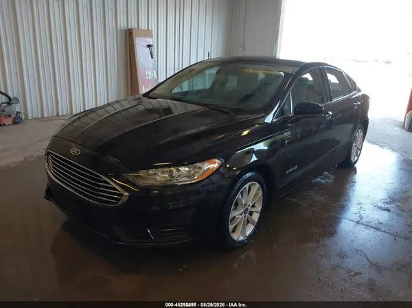 3FA6P0LU1KR100427 2019 FORD FUSION - Image 2
