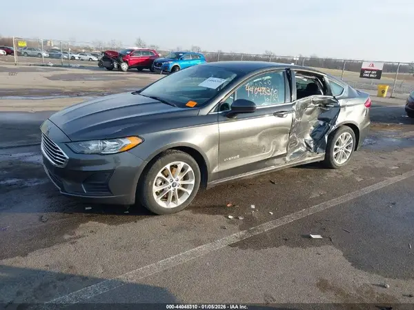 3FA6P0LU1KR140944 2019 FORD FUSION - Image 2