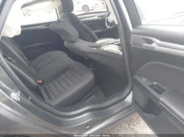 3FA6P0LU1KR154794 2019 FORD FUSION - Image 8