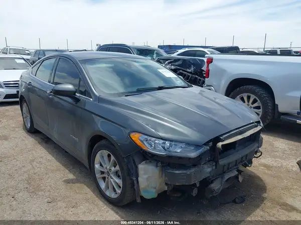 3FA6P0LU1KR221717 2019 FORD FUSION - Image 1