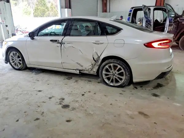 3FA6P0LU1LR260096 2020 FORD FUSION - Image 2