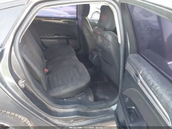 3FA6P0LU2HR195976 2017 FORD FUSION - Image 8
