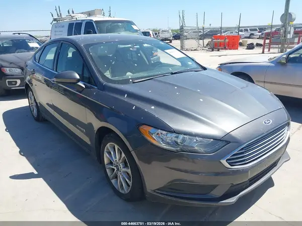 3FA6P0LU2HR238437 2017 FORD FUSION - Image 1