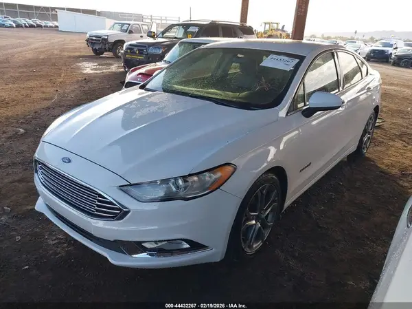 3FA6P0LU2HR299917 2017 FORD FUSION - Image 2